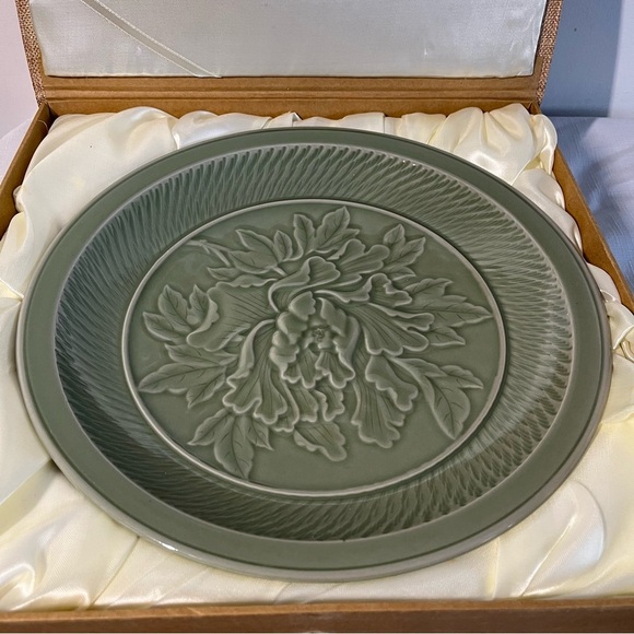 YUE DYNASTY flower design dish. Vintage - Picture 3 of 8